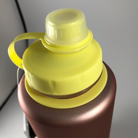 Adidas Originals rose gold water bottle 32oz / 1L - Picture 4 of 8